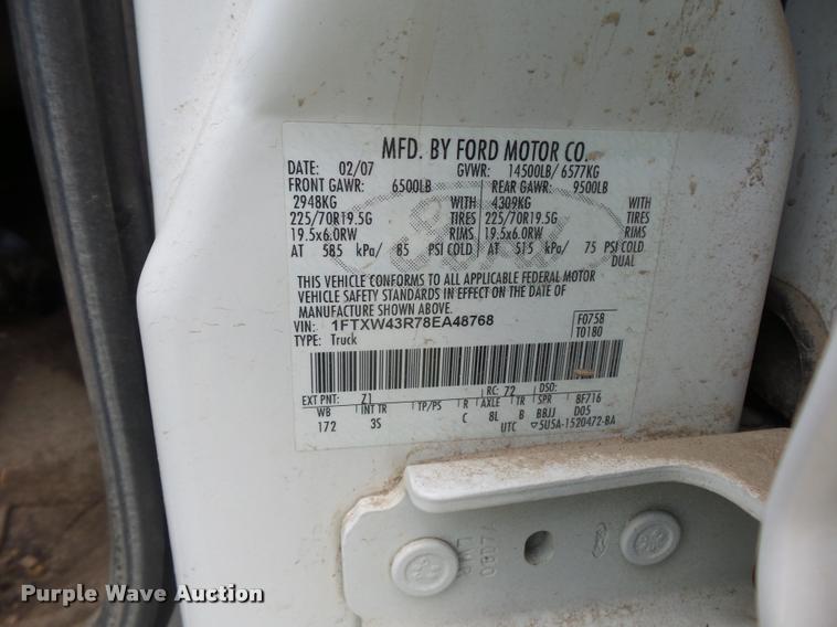 image for item BS9494 2008 Ford F450 Super Duty Crew Cab pickup truck cab and chassis