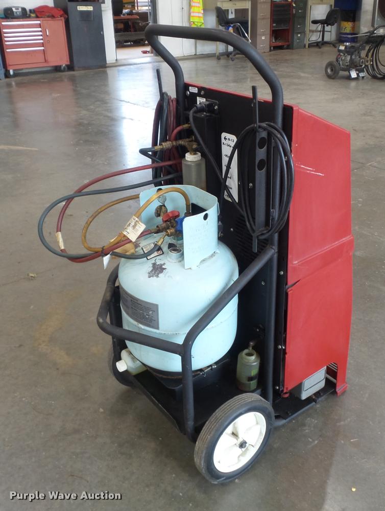 image for item CC9572 1995 Robinair 12134A AC recovery/recycling/recharging unit