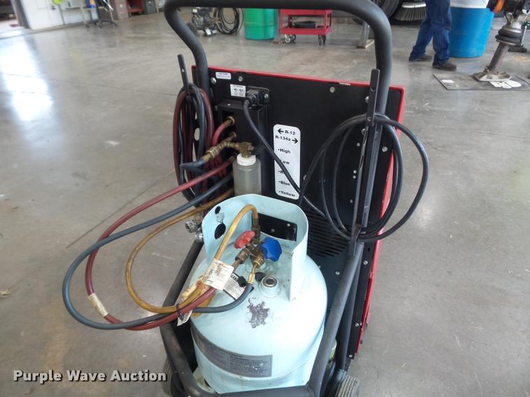 image for item CC9572 1995 Robinair 12134A AC recovery/recycling/recharging unit