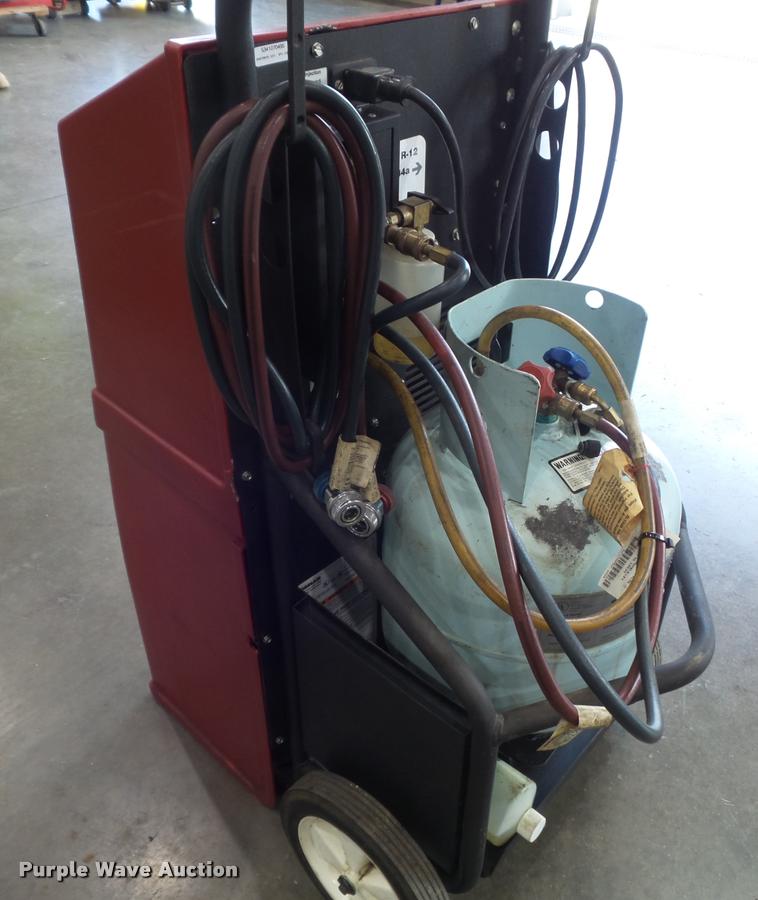 image for item CC9572 1995 Robinair 12134A AC recovery/recycling/recharging unit
