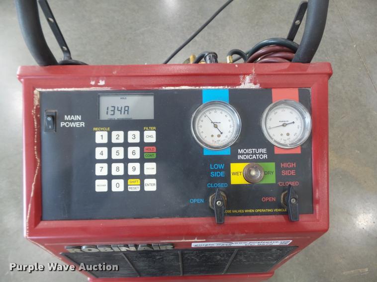 image for item CC9572 1995 Robinair 12134A AC recovery/recycling/recharging unit