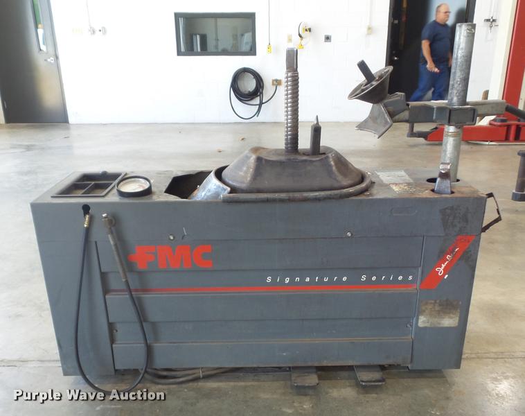 image for item CC9573 FMC 7600 center post tire machine