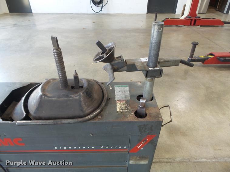 image for item CC9573 FMC 7600 center post tire machine