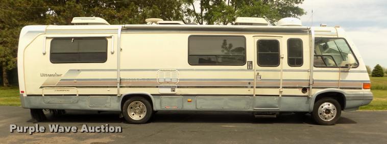 image for item DA0712 1992 Champion Ultra Star RV