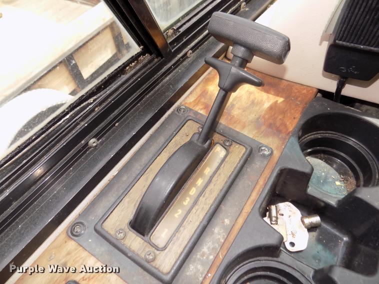 image for item DA0712 1992 Champion Ultra Star RV