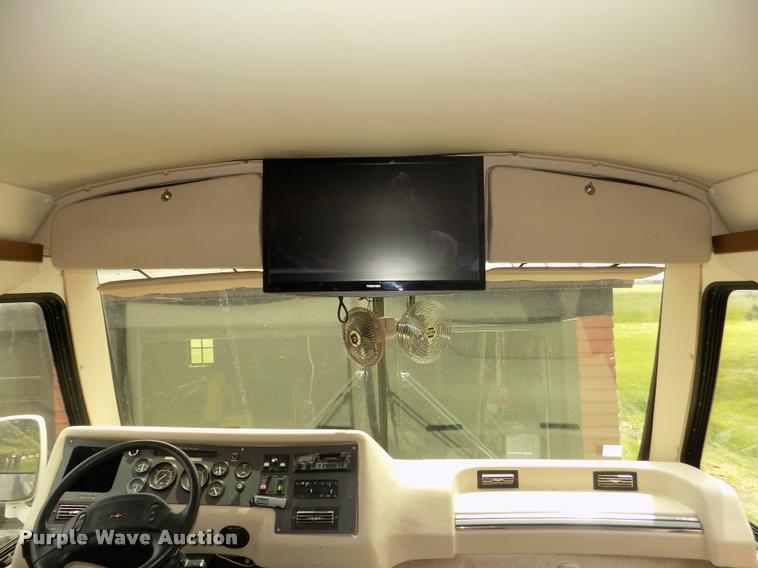 image for item DA0712 1992 Champion Ultra Star RV