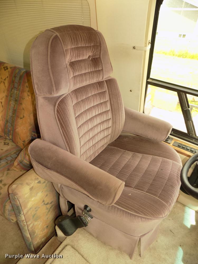 image for item DA0712 1992 Champion Ultra Star RV