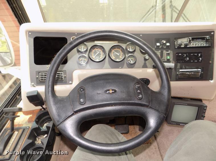 image for item DA0712 1992 Champion Ultra Star RV