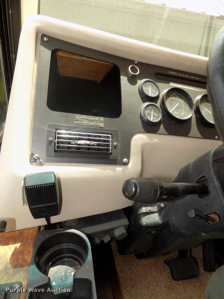 image for item DA0712 1992 Champion Ultra Star RV