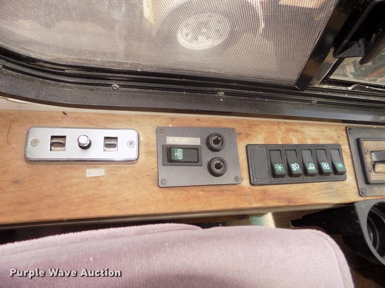 image for item DA0712 1992 Champion Ultra Star RV