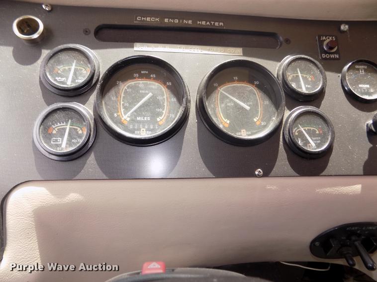 image for item DA0712 1992 Champion Ultra Star RV