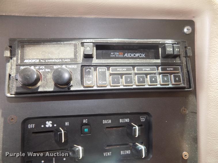 image for item DA0712 1992 Champion Ultra Star RV