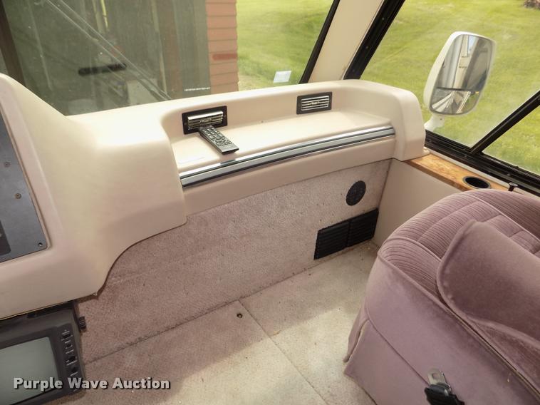 image for item DA0712 1992 Champion Ultra Star RV