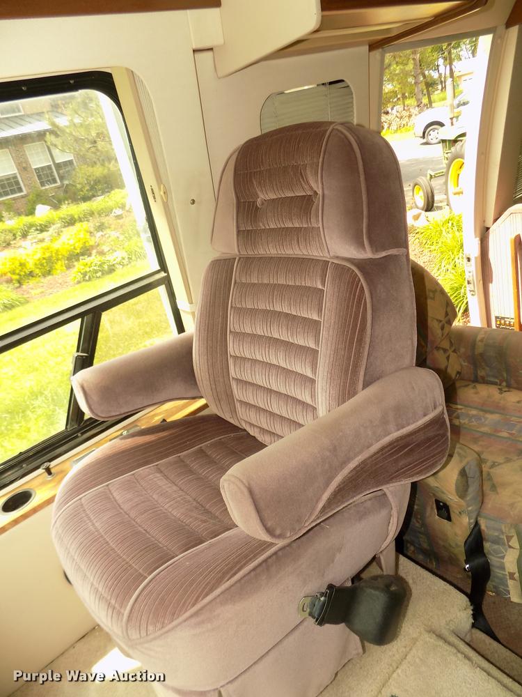 image for item DA0712 1992 Champion Ultra Star RV