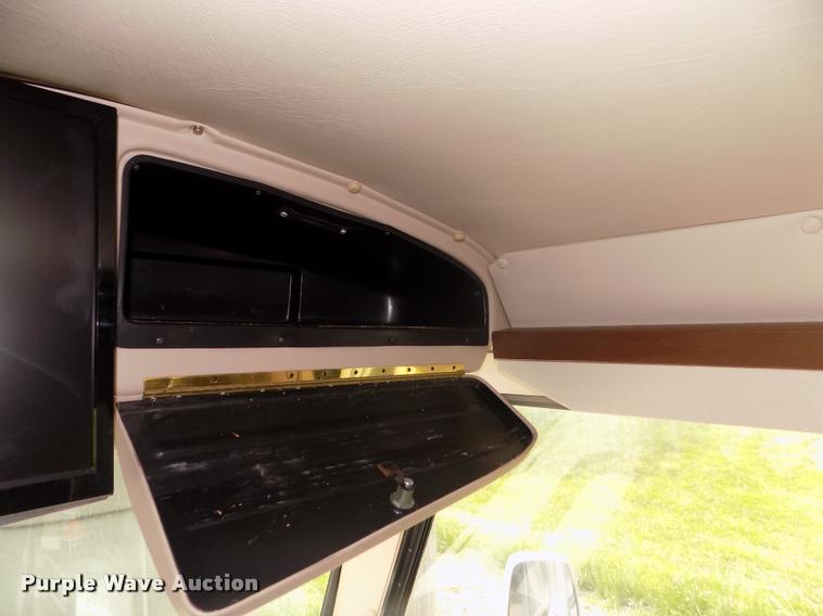 image for item DA0712 1992 Champion Ultra Star RV