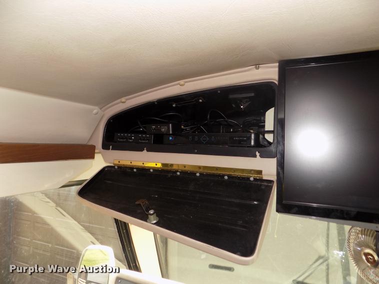 image for item DA0712 1992 Champion Ultra Star RV