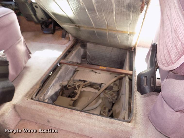 image for item DA0712 1992 Champion Ultra Star RV