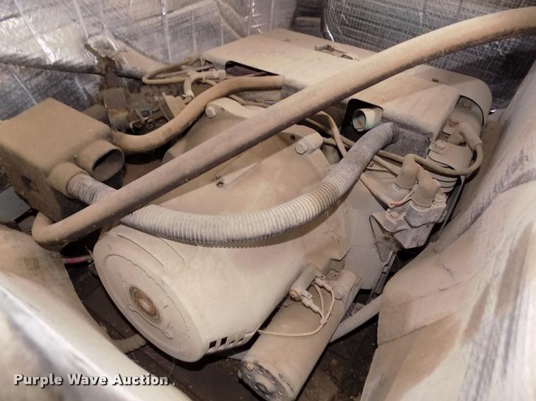 image for item DA0712 1992 Champion Ultra Star RV