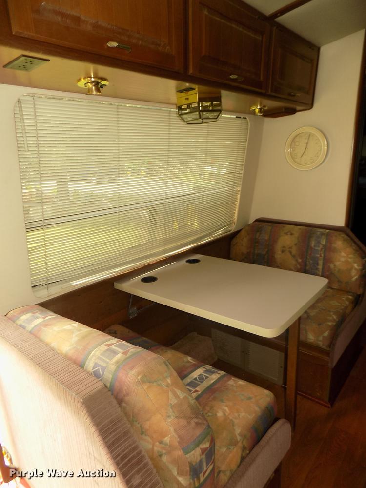 image for item DA0712 1992 Champion Ultra Star RV