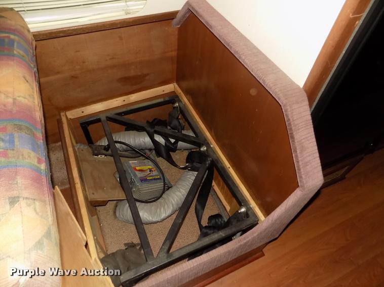 image for item DA0712 1992 Champion Ultra Star RV