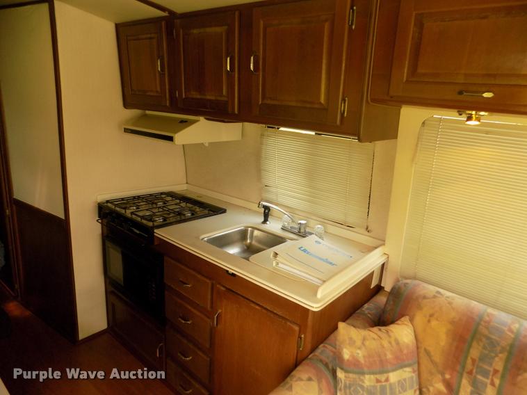 image for item DA0712 1992 Champion Ultra Star RV