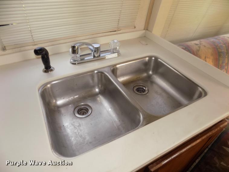 image for item DA0712 1992 Champion Ultra Star RV