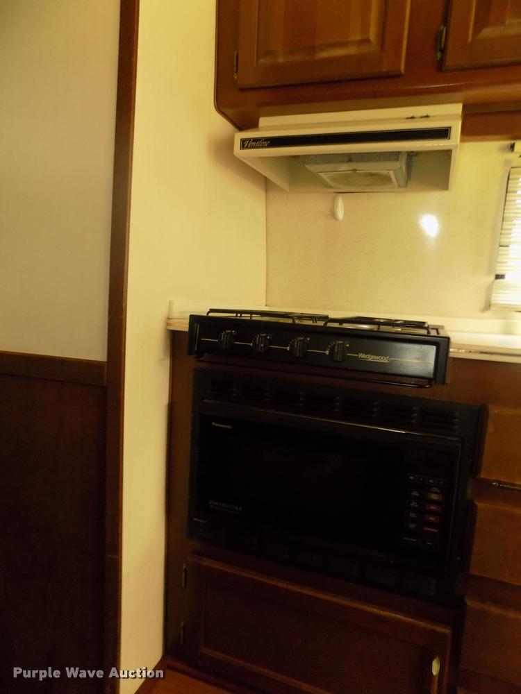 image for item DA0712 1992 Champion Ultra Star RV