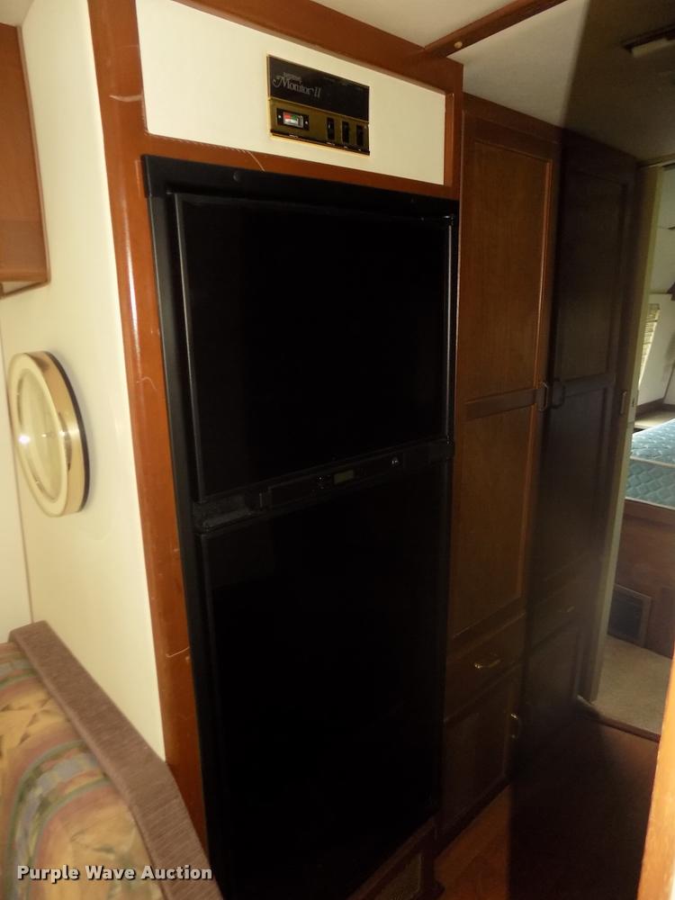 image for item DA0712 1992 Champion Ultra Star RV