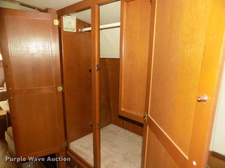 image for item DA0712 1992 Champion Ultra Star RV