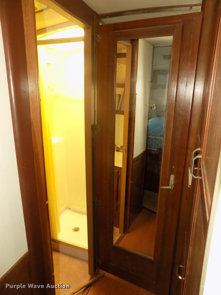 image for item DA0712 1992 Champion Ultra Star RV