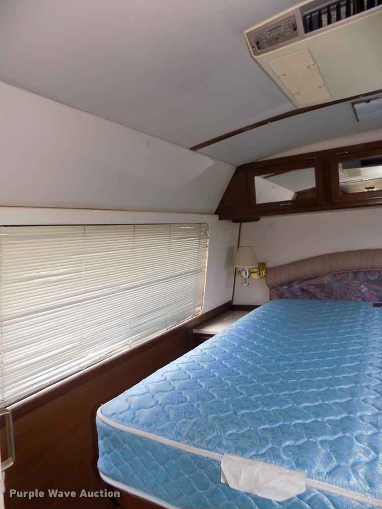 image for item DA0712 1992 Champion Ultra Star RV