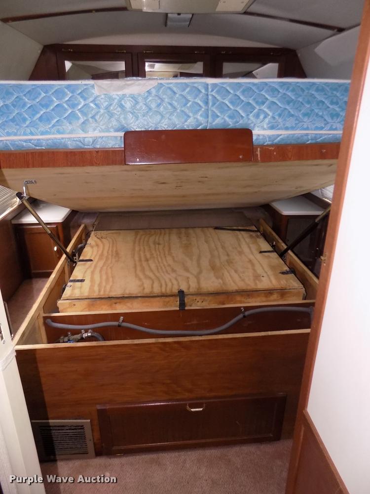 image for item DA0712 1992 Champion Ultra Star RV