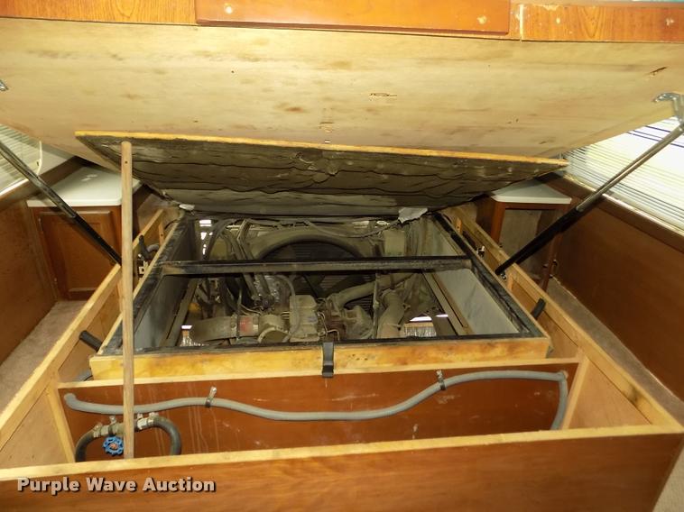 image for item DA0712 1992 Champion Ultra Star RV