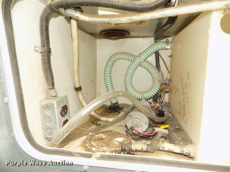 image for item DA0712 1992 Champion Ultra Star RV