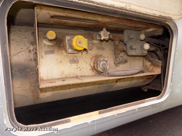 image for item DA0712 1992 Champion Ultra Star RV