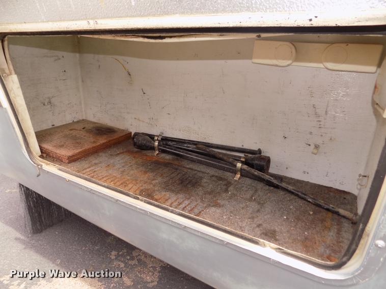 image for item DA0712 1992 Champion Ultra Star RV