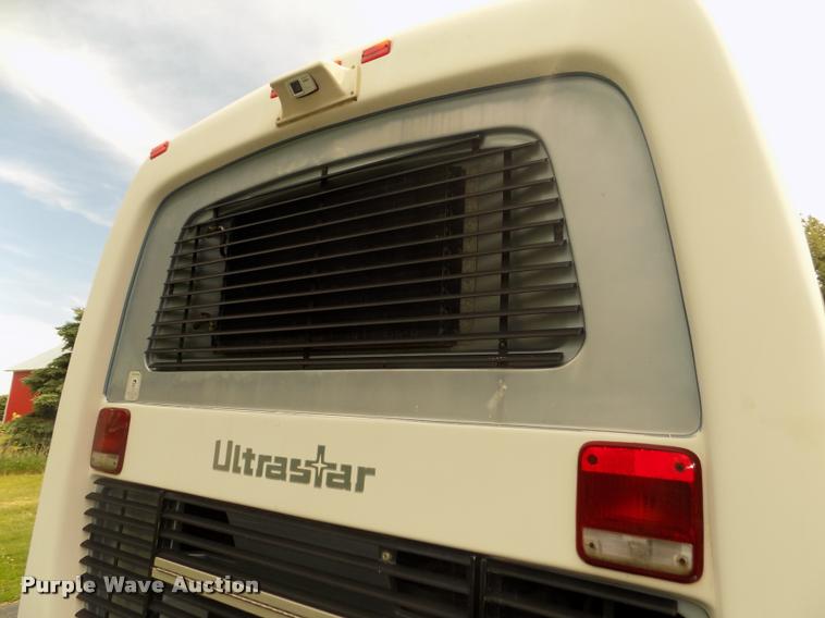 image for item DA0712 1992 Champion Ultra Star RV