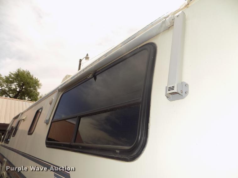 image for item DA0712 1992 Champion Ultra Star RV