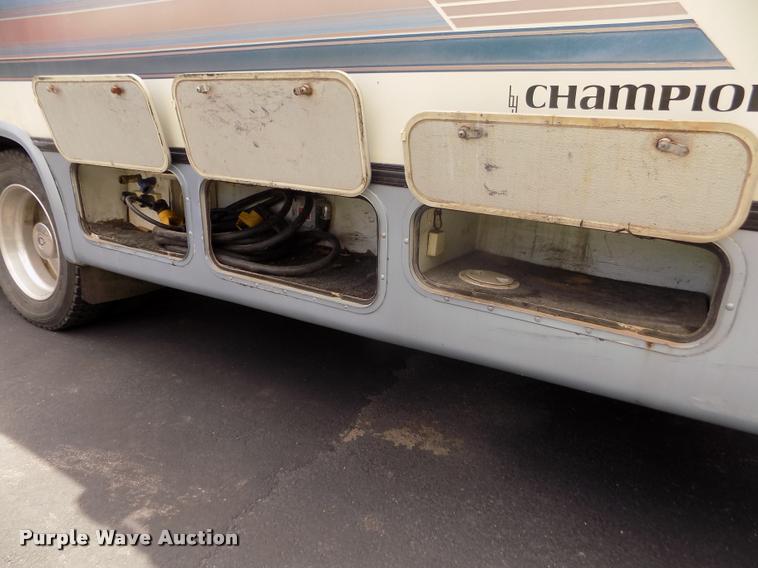 image for item DA0712 1992 Champion Ultra Star RV