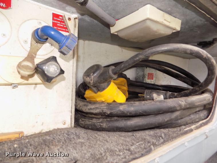 image for item DA0712 1992 Champion Ultra Star RV