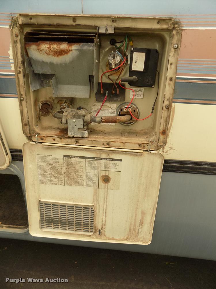 image for item DA0712 1992 Champion Ultra Star RV