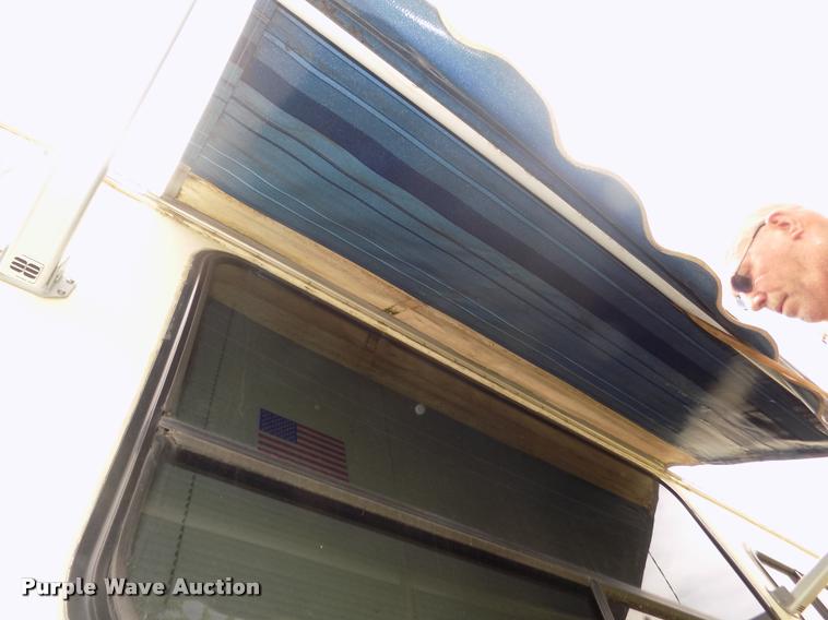 image for item DA0712 1992 Champion Ultra Star RV