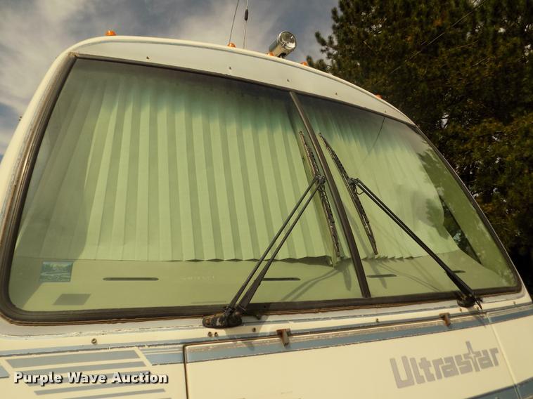 image for item DA0712 1992 Champion Ultra Star RV