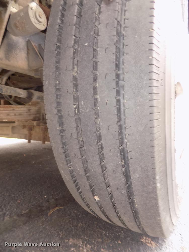 image for item DA0712 1992 Champion Ultra Star RV