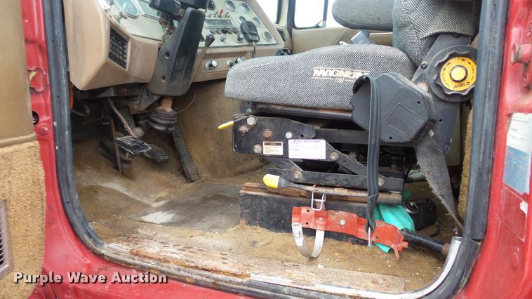 image for item DA1007 1988 Ford LTA9000 Aero Max 106 flatbed truck