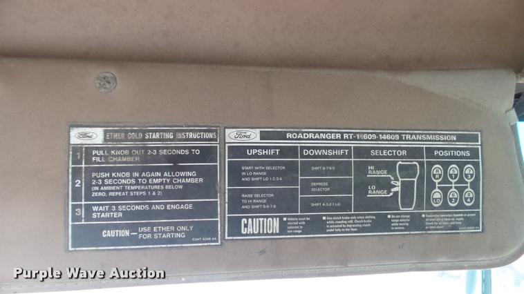 image for item DA1007 1988 Ford LTA9000 Aero Max 106 flatbed truck