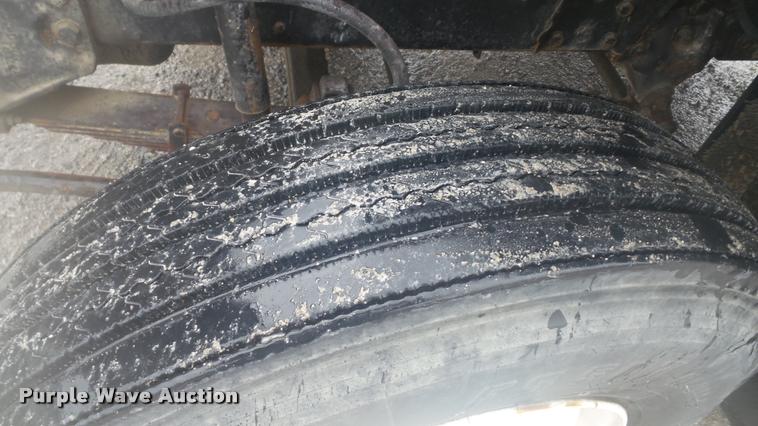 image for item DA1007 1988 Ford LTA9000 Aero Max 106 flatbed truck