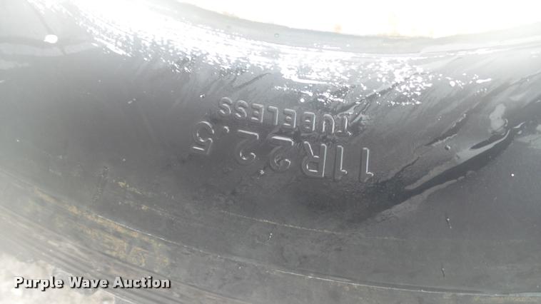 image for item DA1007 1988 Ford LTA9000 Aero Max 106 flatbed truck