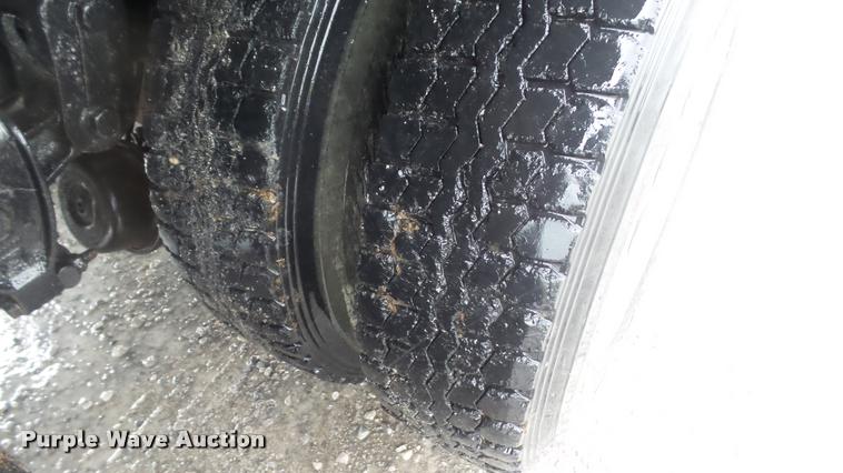 image for item DA1007 1988 Ford LTA9000 Aero Max 106 flatbed truck