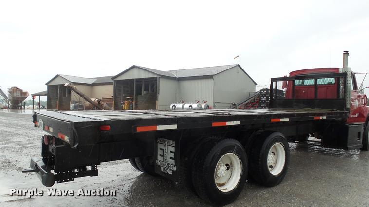 image for item DA1007 1988 Ford LTA9000 Aero Max 106 flatbed truck